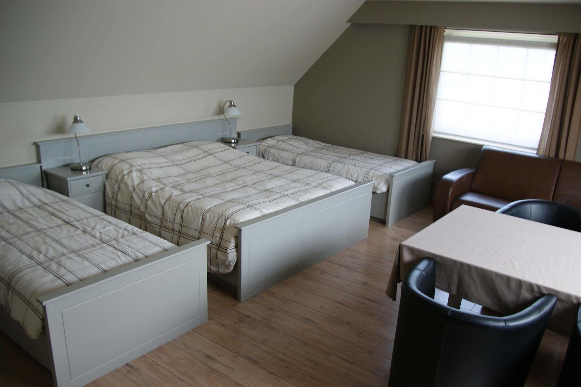 B&B The Beachhouse Oostduinkerke Bagian luar foto